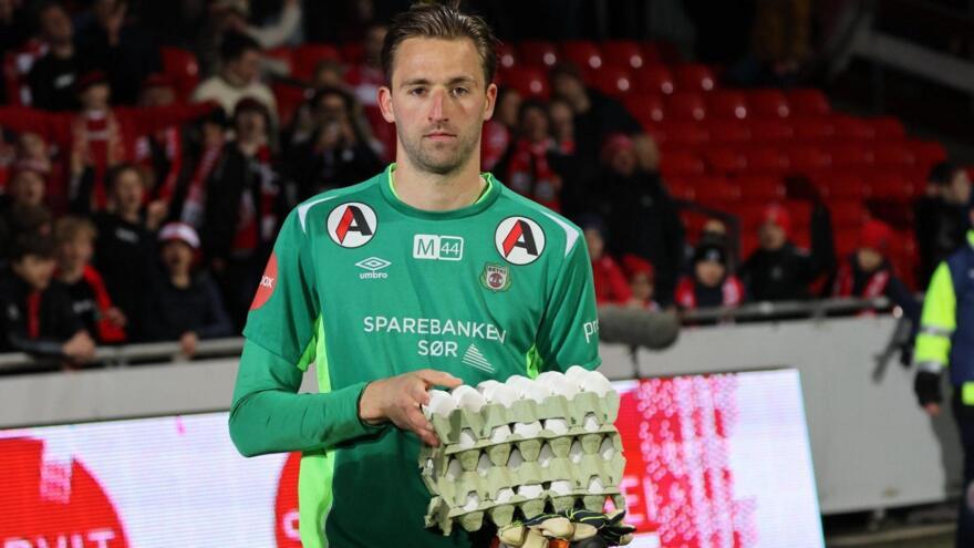 Norvegiyada uchrashuvning eng yaxshi futbolchisiga tovuq tuxumi sovg'a qilindi