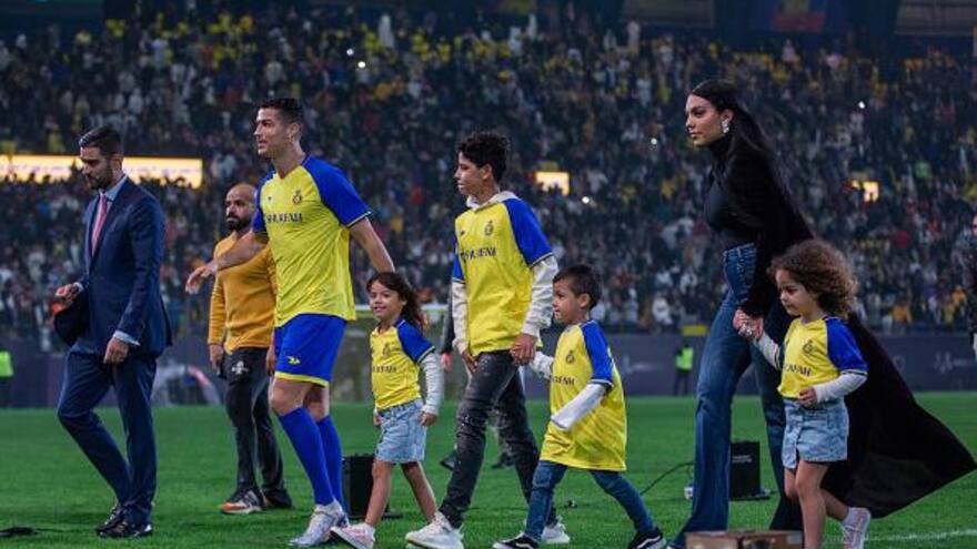 Portugaliyalik futbolchi Krishtianu Ronaldu kichik qizini tug'ilgan kuni bilan samimiy tabrikladi
