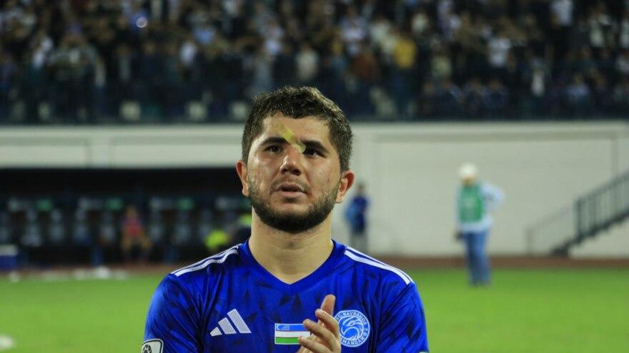 "Navbahor" muhlislari uloqtirgan jismlar klub futbolchisini jarohatladi. "Markaziy"ning ba'zi bir sektorlari yopildi