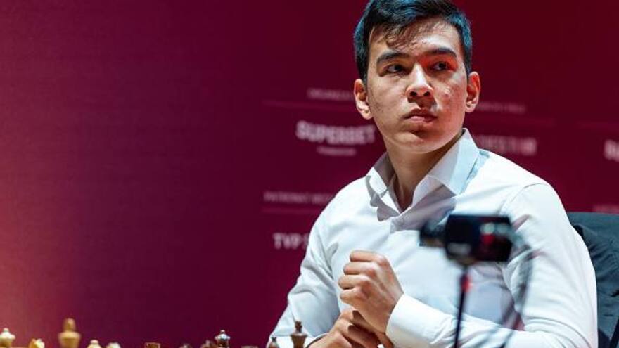Абдусатторов жаҳон чемпиони Гукешга қарши дуранг ўйнади