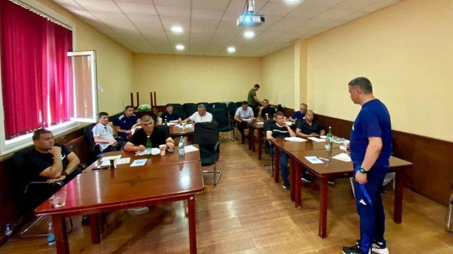 Namangan futbol akademiyasida hududiy futbol akademiyalari direktorlari uchun seminar tashkil etildi