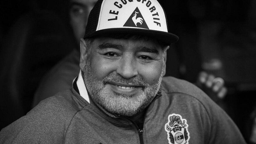 Maradona muxlislari sobiq futbolchining o'limida ayblanayotgan shifokorga hujum qilishdi