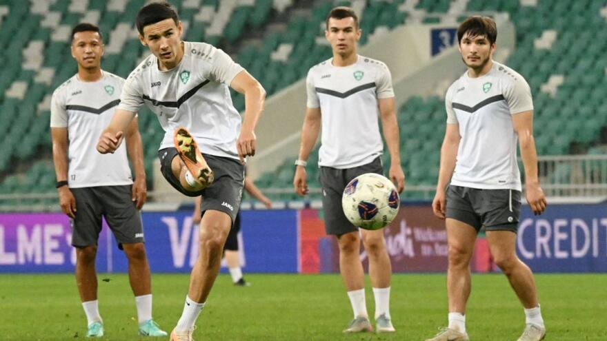 O‘zbekiston terma jamoasi Qatarga qarshi o‘yin oldidan rasmiy mashg‘ulot o‘tkazdi (Foto)
