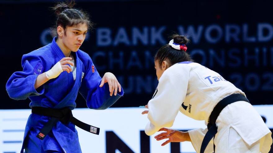 O'n sakkiz yoshli Laziza Haydarova Olimpiada chempioniga munosib qarshilik ko`rsatdi