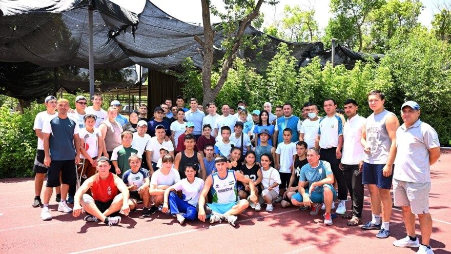 Rasmiylar “Dukent”da yigʻin oʻtkazayotgan para sportchilarning sharoitlarini oʻrganishdi