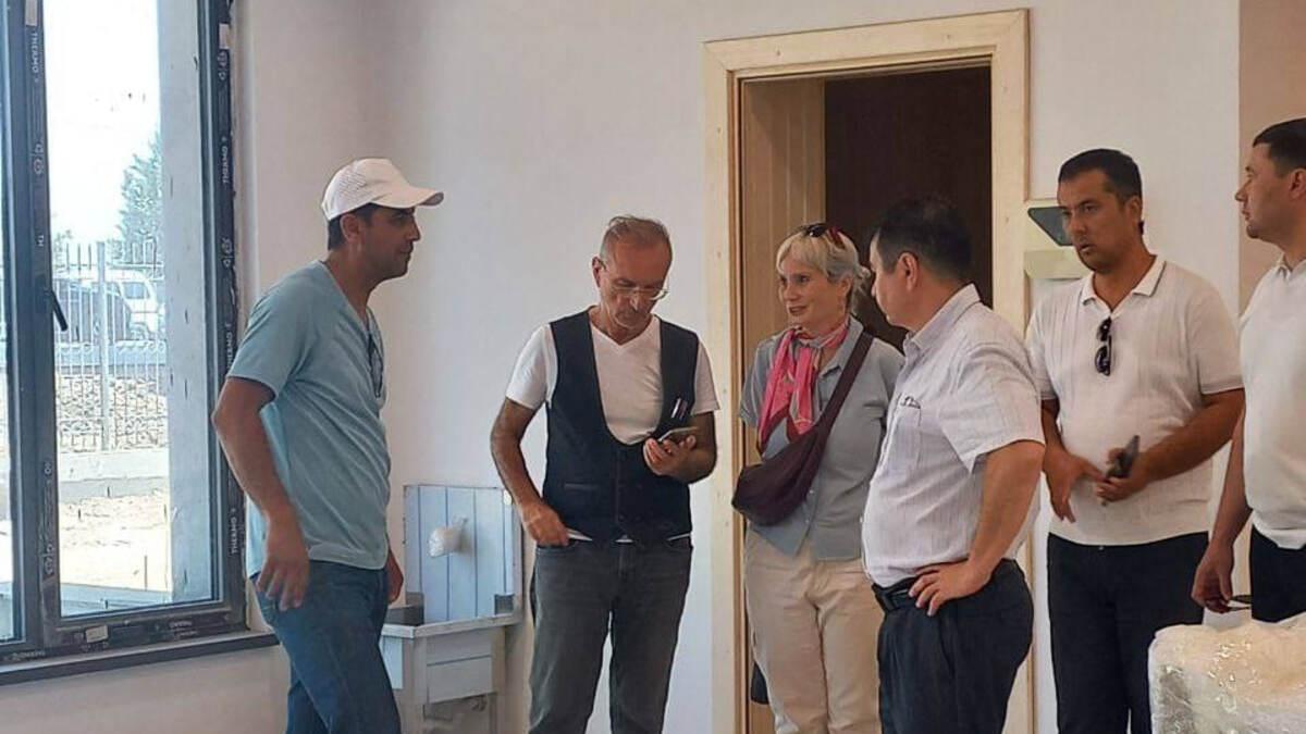 Milliy futbol markazidagi qurilish jarayonlari o‘rganilib, keyingi vazifalar belgilandi