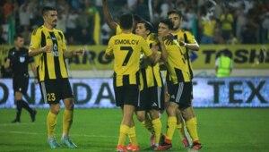 Superliga. «Neftchi» «Nasaf»ni mag'lub etib, oradagi farqni qisqartirdi