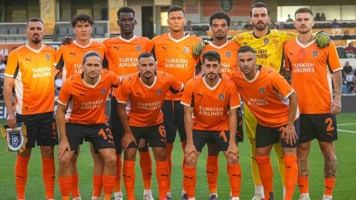 Başakşehir murabbiyi: Shomurodov kutganimizdan ham kuchli