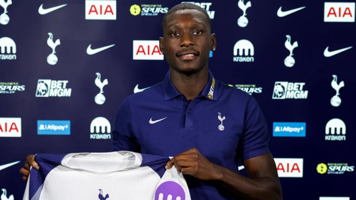 «Tottenxem» Kolo Muani bilan shartnoma imzoladi