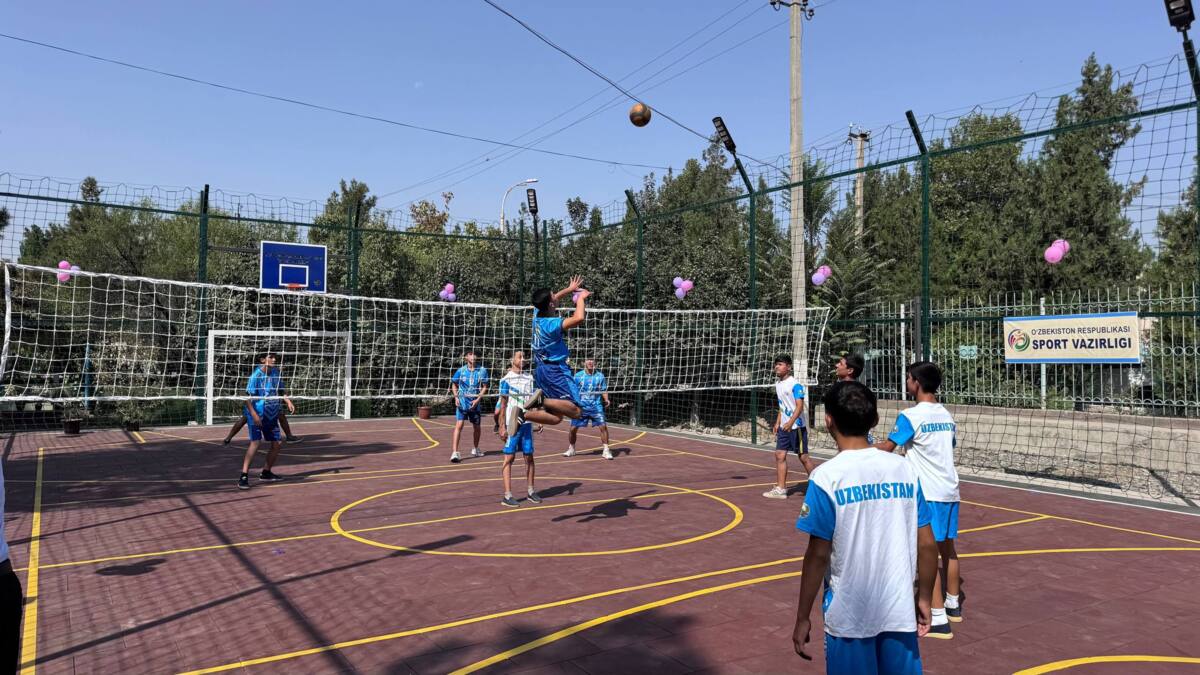 Andijonda yoshlar uchun zamonaviy sport maydonchasi foydalanishga topshirildi