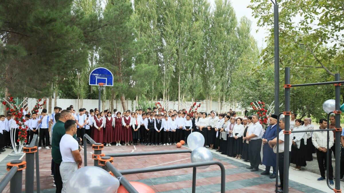 Farg'onada yangi sport maydonchasi foydalanishga topshirildi