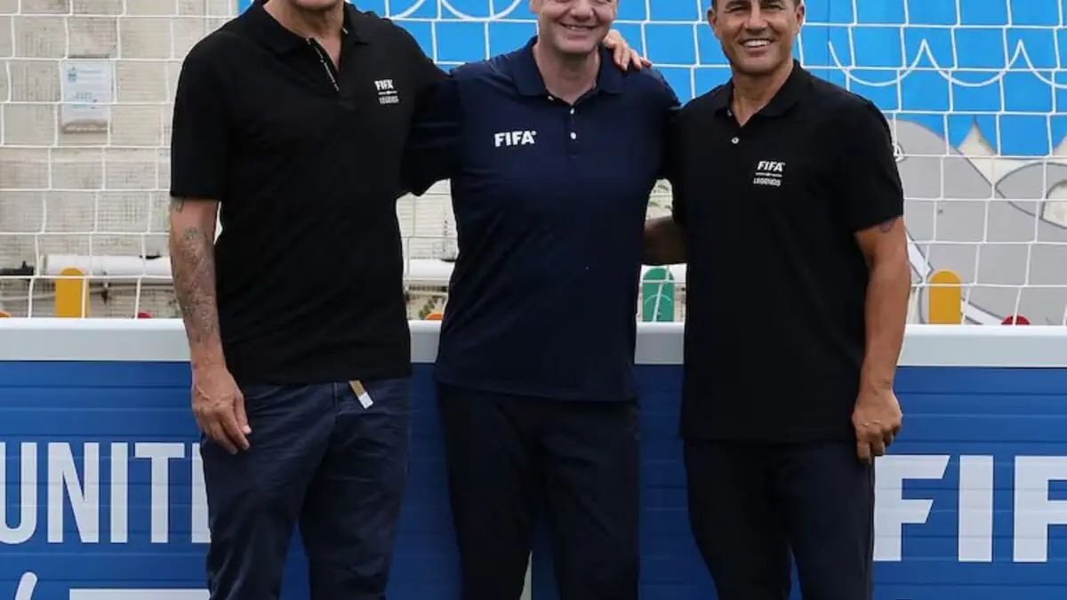 FIFA prezidenti Kannavaroni tabrikladi