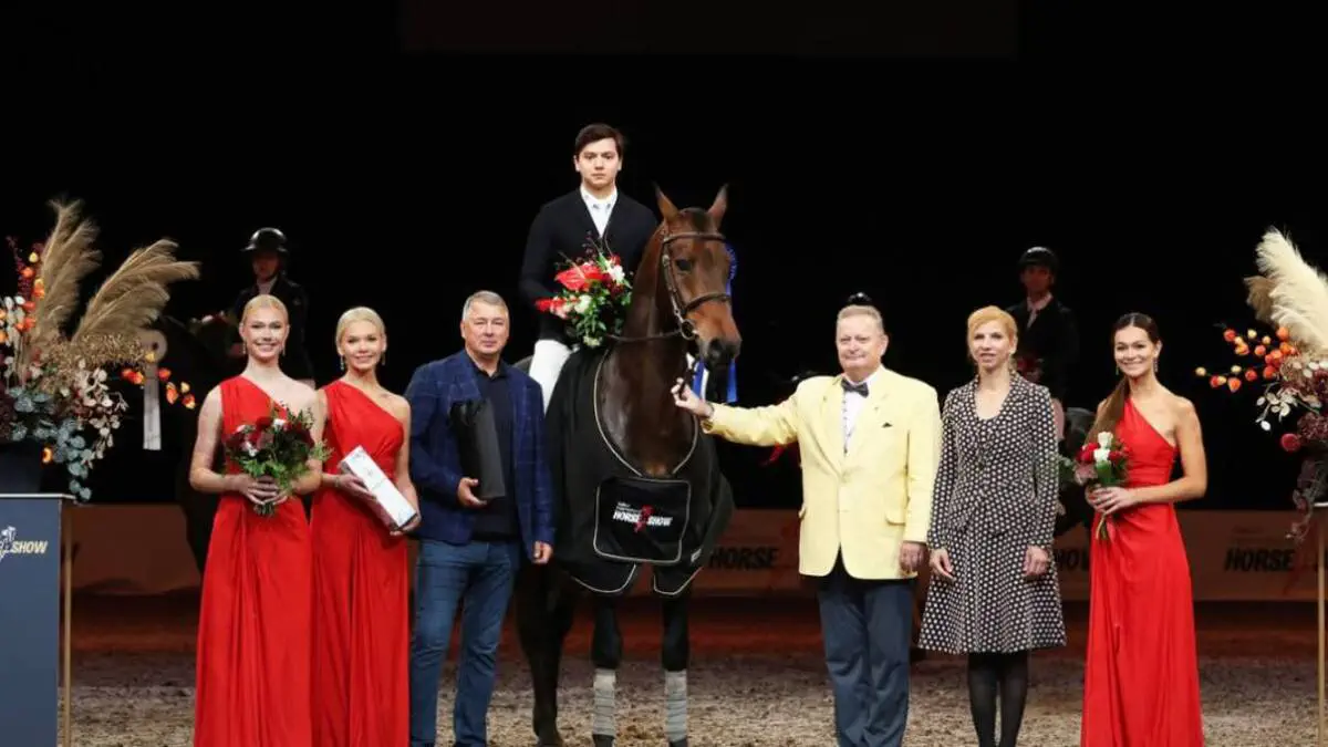 ot sporti.  Abdullayev Abdurahmon to‘siqlardan sakrash (konkur) yo‘nalishida bronza medalini qo'lga kiritdi