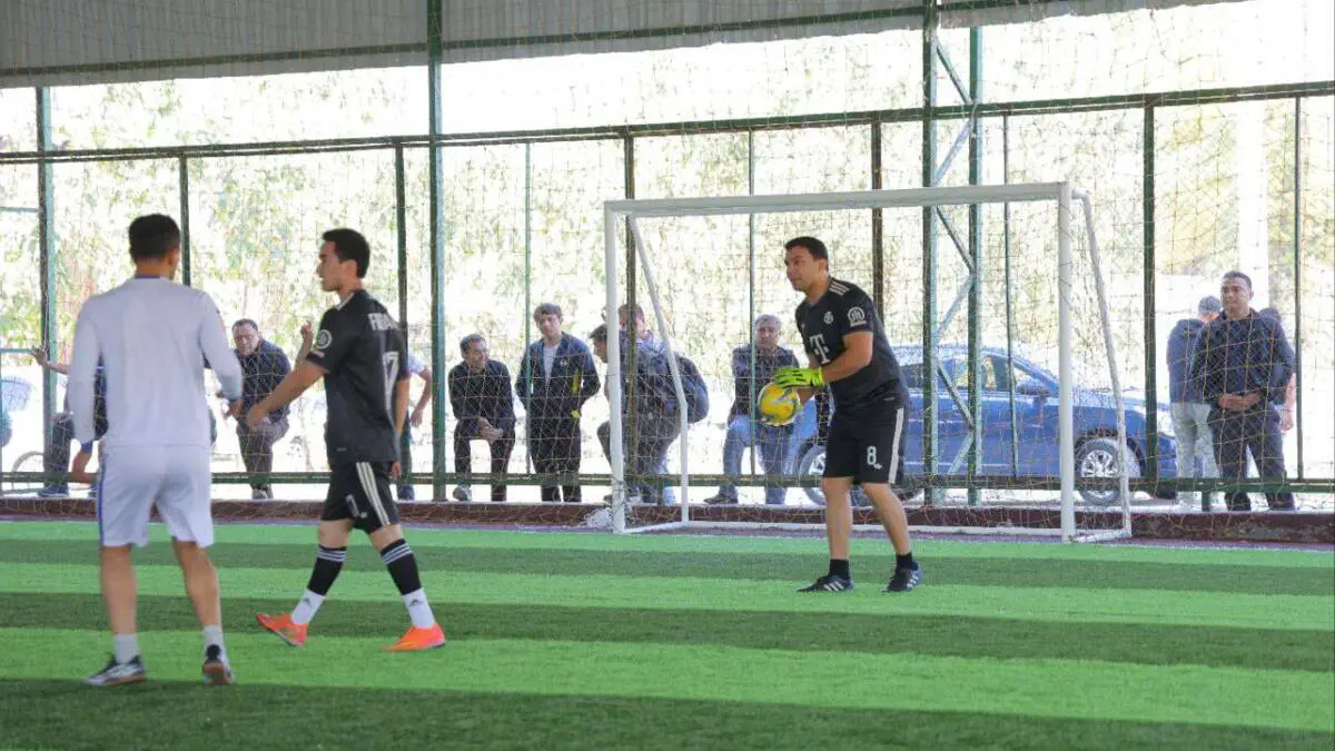 Sirdaryoda mini-futbol bo‘yicha 'Viloyat hokimi kubogi'ga start berildi