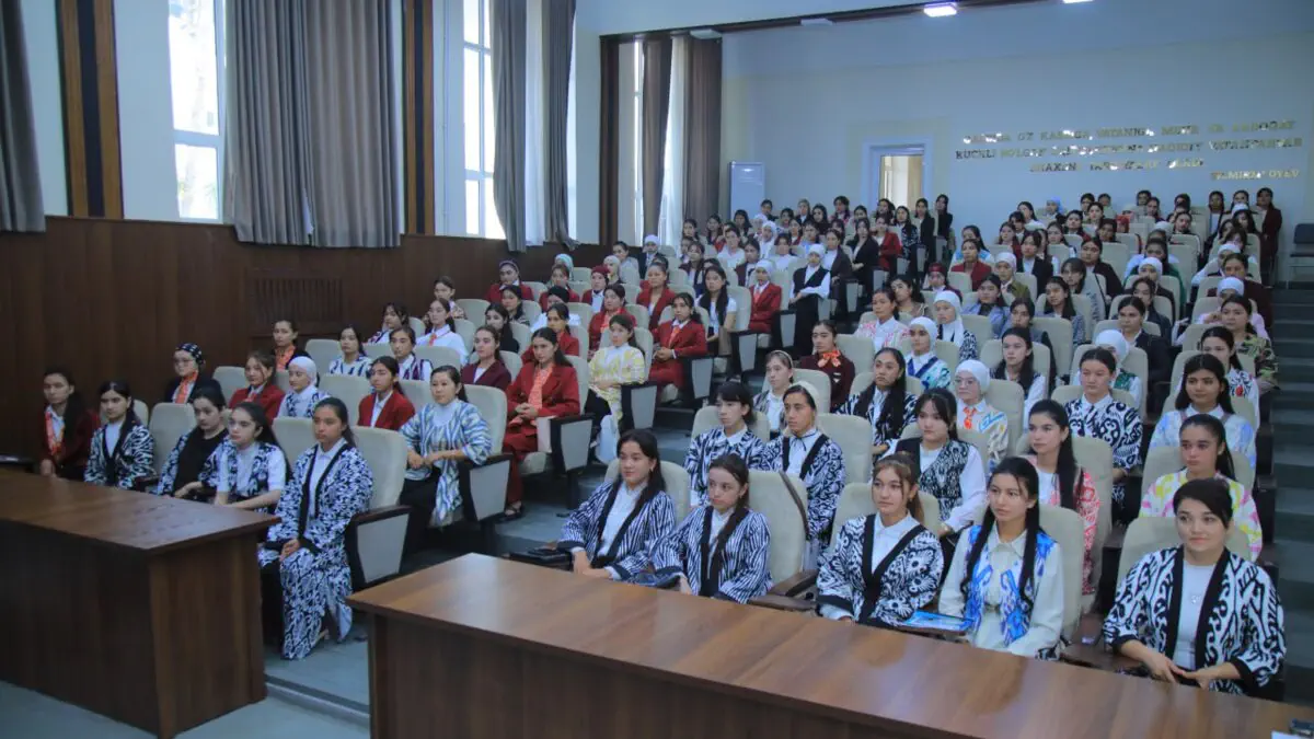 Namangan viloyatining iqtidorli va chempion qizlari bilan uchrashuv tashkil etildi
