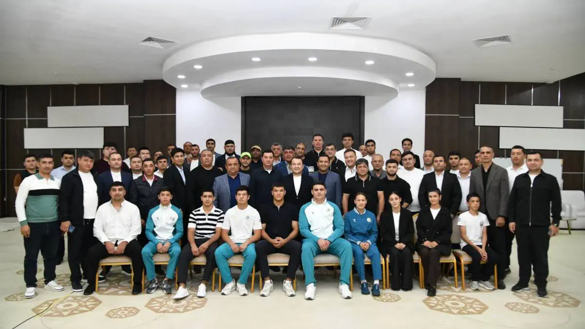 Og'ir atletika. Jahon chempionatida muvaffaqiyatli ishtirok etgan qahramonlarimiz Vatanimizga qaytishdi