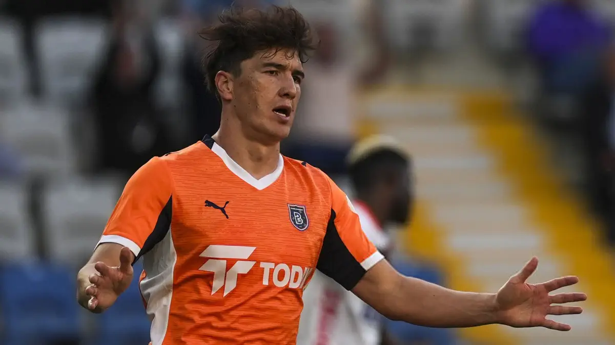 Turkiya Superligasi. Shomurodov gol urgan bahsda «Bashakshehir» «Galatasaroy»ga magʻlub boʻldi