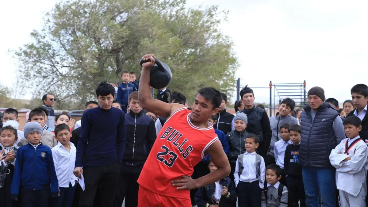Jizzax viloyati Gʻallaorol tumanida yangi sport maydonchasi foydalanishga topshirildi