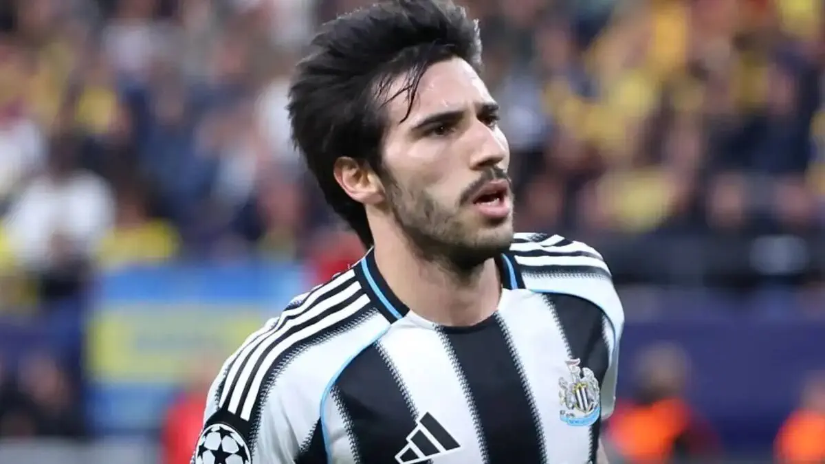 Tonali yashirincha tarzda "Newcastle" bilan kelishuvni uzaytirdi