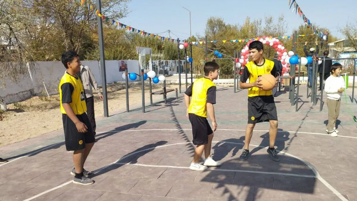 Arnasoy tumanida yangi sport maydonchasi foydalanishga topshirildi
