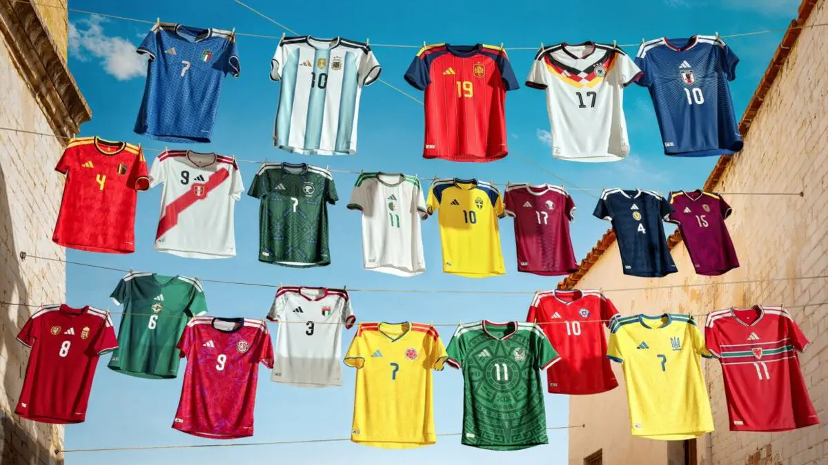 Adidas 22 ta terma jamoa uchun yangi uy formalarini taqdim etdi