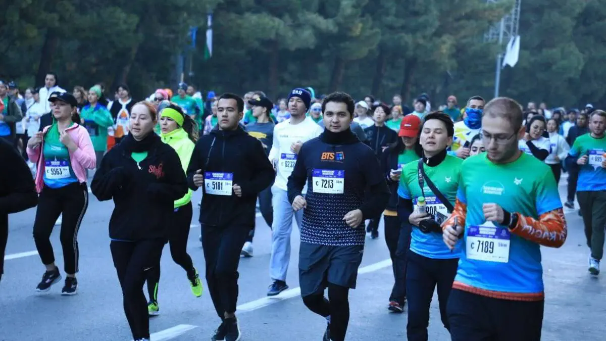 “Samarkand Marathon–2025” xalqaro xayriya marafonining asosiy bellashuvlari bo‘lib o‘tmoqda