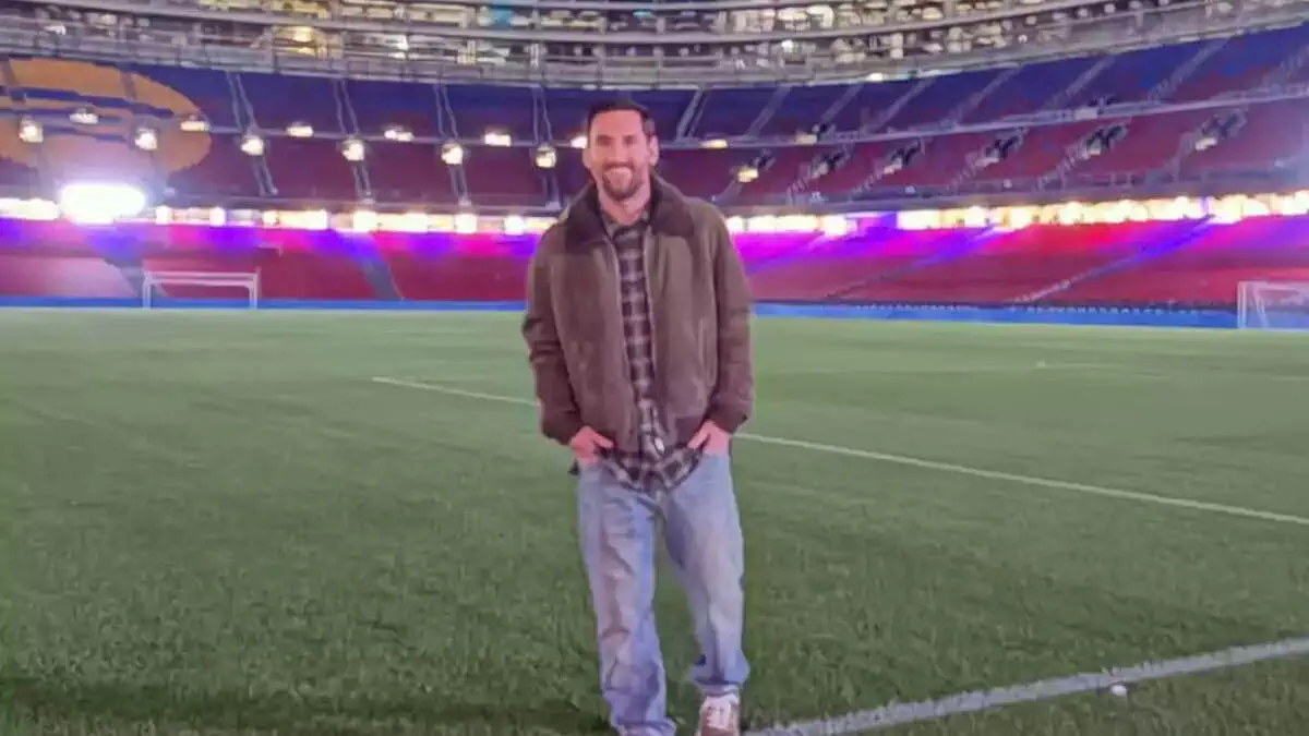 Messi yashirincha “Barselona” stadioniga bordi