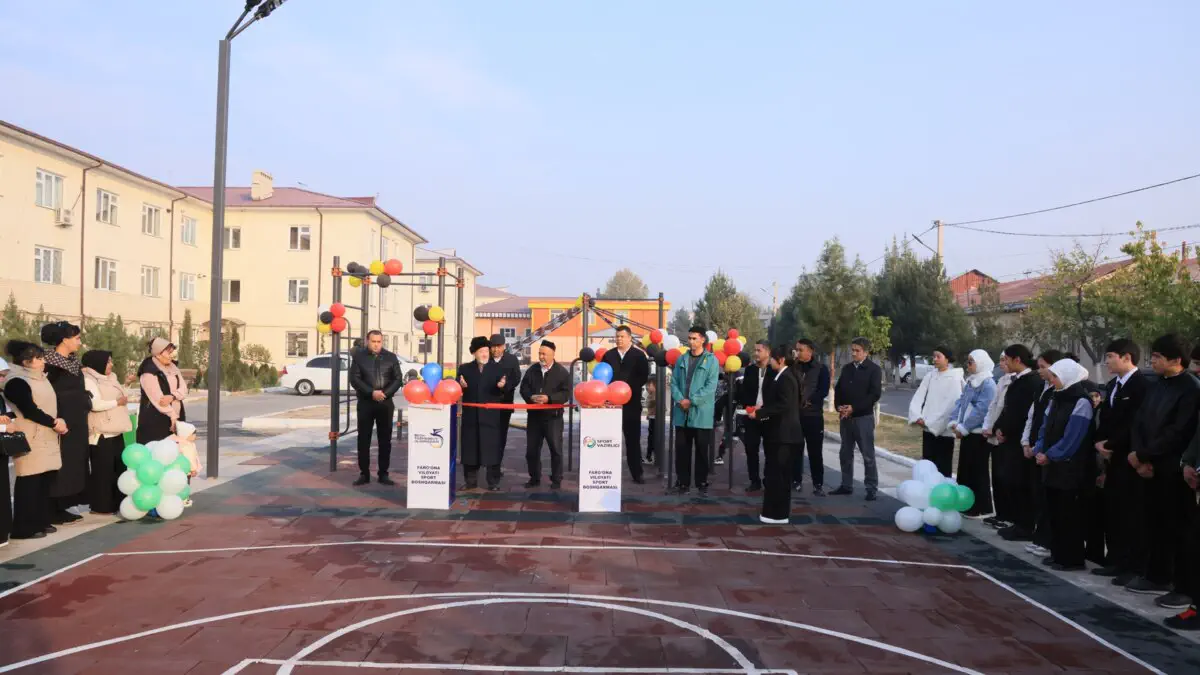 Farg'onada zamonaviy sport maydonchasi foydalanishga topshirildi