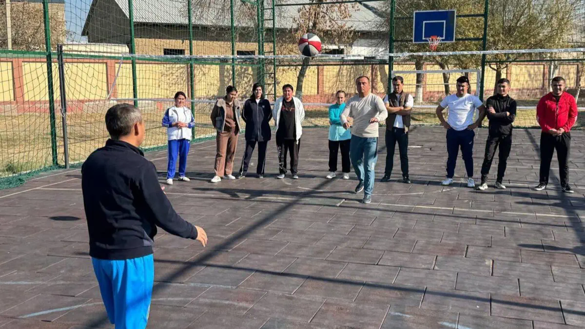 Samarqandda jismoniy tarbiya fani o‘qituvchilari amaliy imtihon topshirmoqda