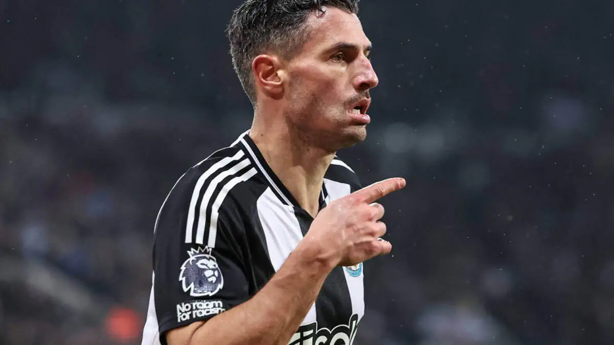 Fabian Schar Bundesliga klubiga o'tishi mumkin