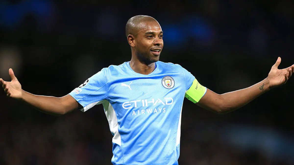 Fernandinho futbolchilik faoliyatini yakunladi