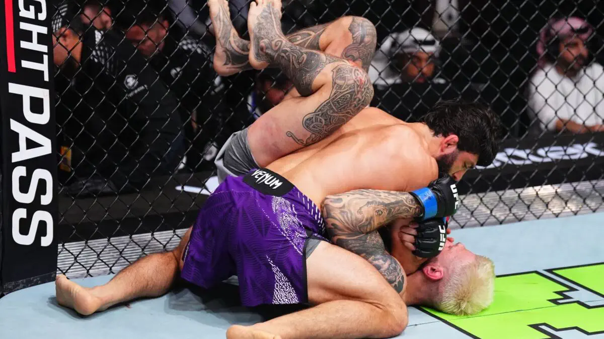 UFC Fight Night 265. Sarukyan va Xuker oʻrtasidagi jang ikkinchi raundda yakunlandi