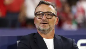 Frank Eze yaqin orada "Nissa" bosh murabbiyligi lavozimini tark etmaydi - L'Équipe
