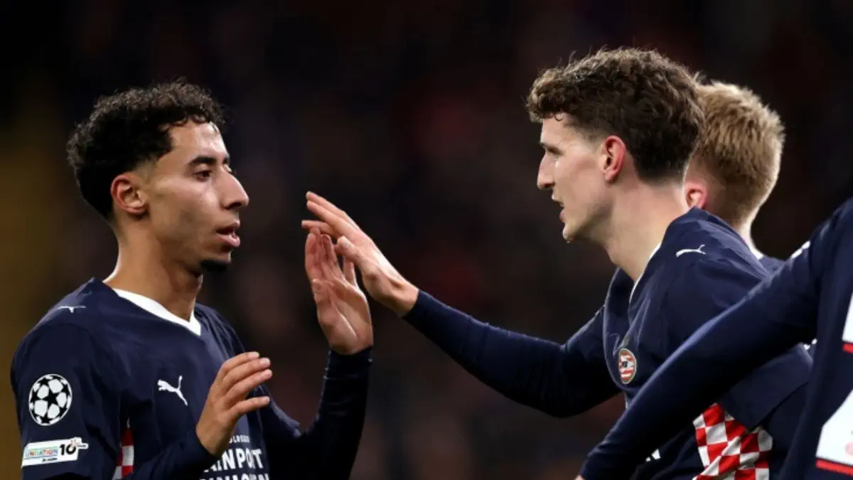 YeCHL. «Liverpul» - PSV 1:4 (videosharh)