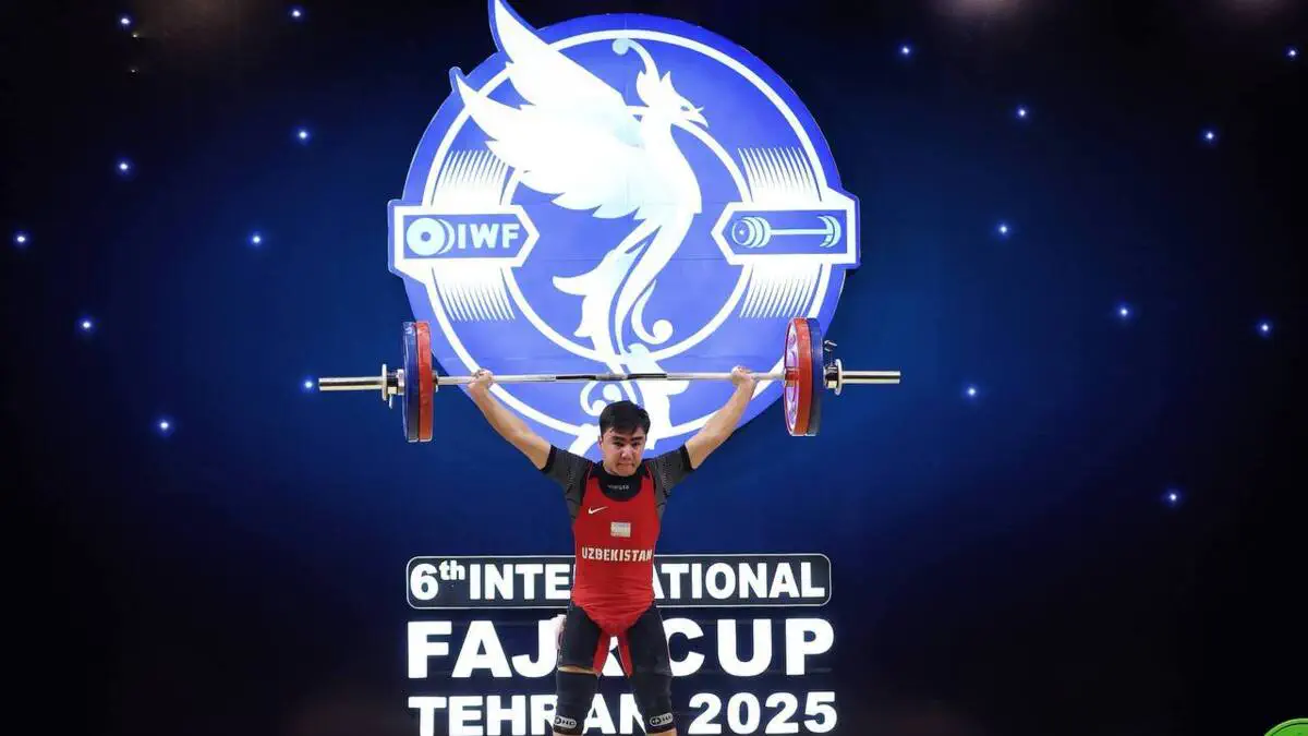 Og'ir atletika. Fajr Cup. 65 kg vazn toifasida bahs olib borgan Diyorbek Odilov sovrindorlar safidan joy oldi