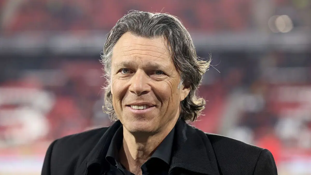 Rasman: Urs Fisher — «Mayns» bosh murabbiyi