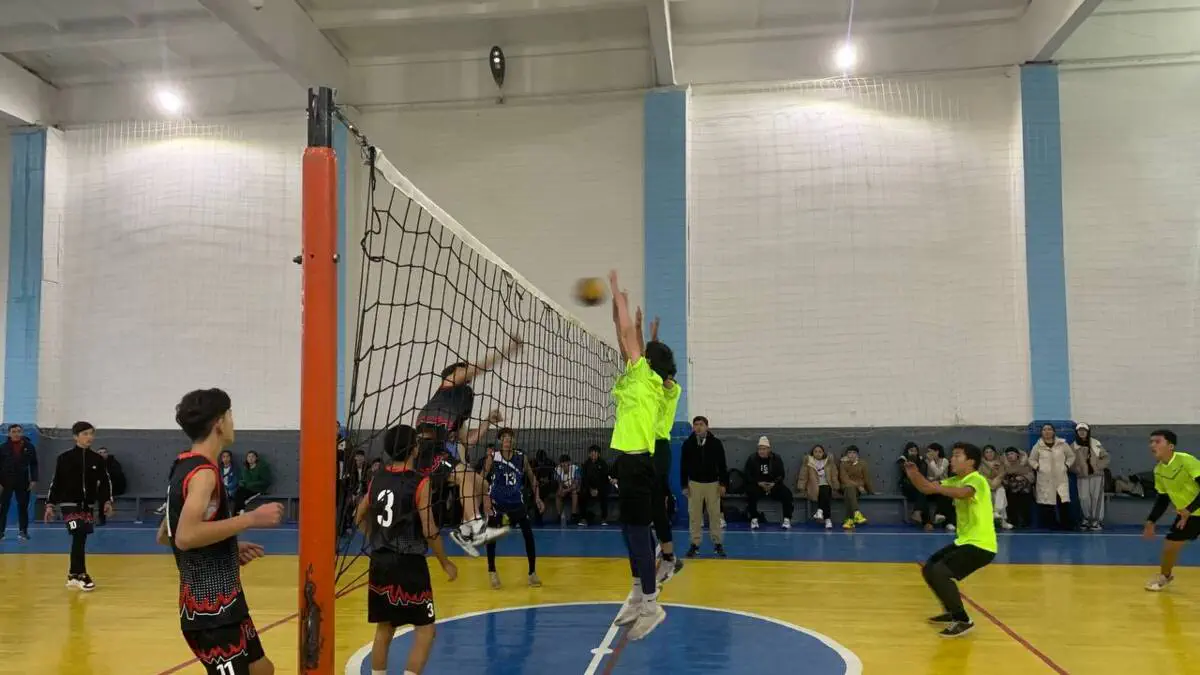 Voleybol.  Jizzaxda voleybol bo‘yicha 9-sinflar musobaqasi yakunlandi