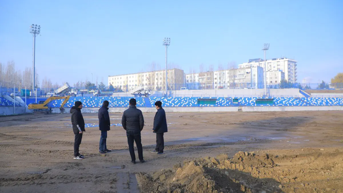 Markaziy stadionni ta’mirlash va obodonlashtirish ishlari bajarilmoqda