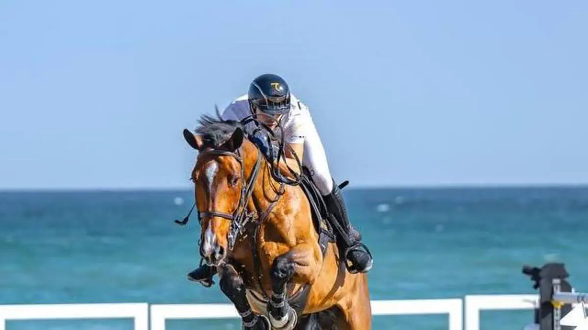 Ot sporti. Kalba Corniche Park maydonida xalqaro darajadagi nufuzli ot sporti musobaqasi — CSI3* va CSI1* (FEI Jumping) bo‘lib o‘tadi