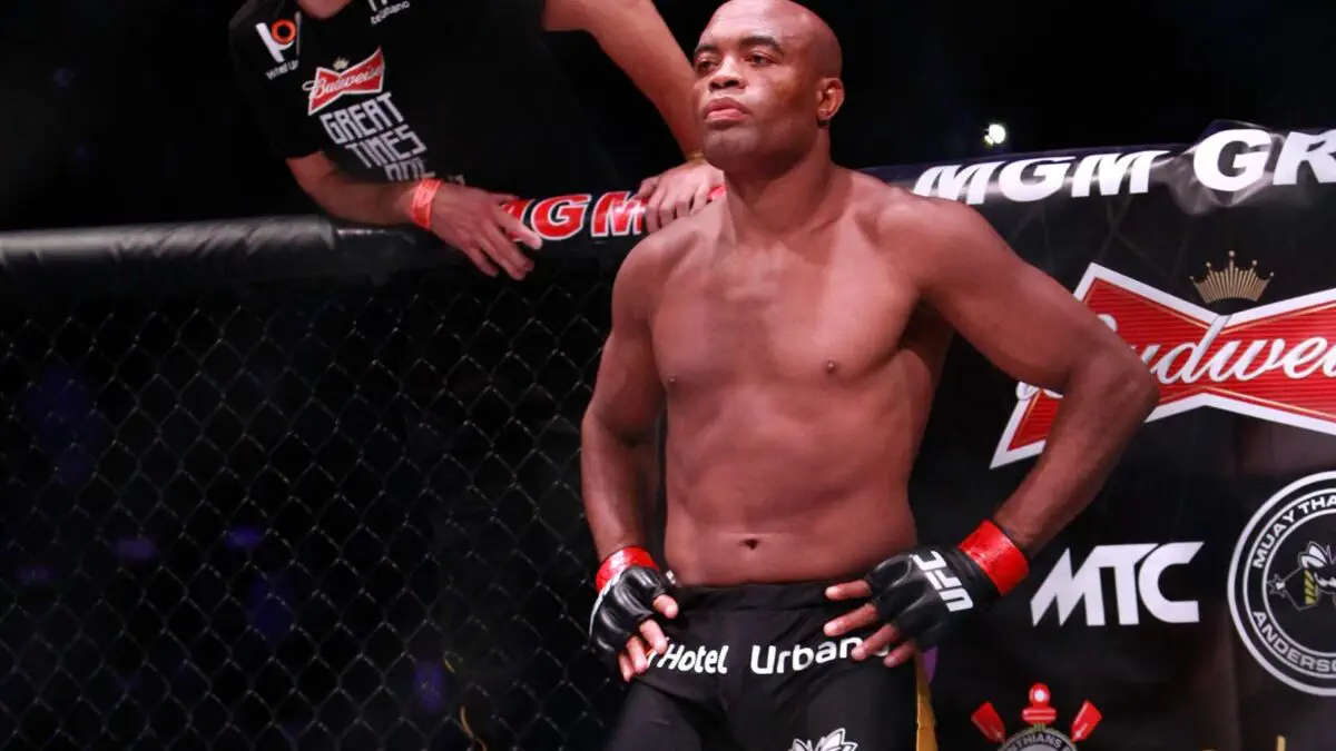 Anderson Silva boks qoidalari boʻyicha oʻtkazilgan jangda Tayron Vudlini magʻlub etdi