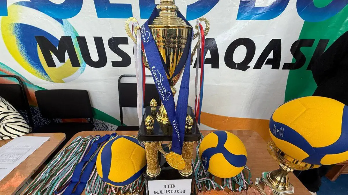 Zarafshon shahridagi umumta'lim maktablari 10-11 sinf o'quvchi qizlari o'rtasida voleybol turi bo‘yicha "IIB boshlig‘i kubogi" musobaqasi o‘tkazildi