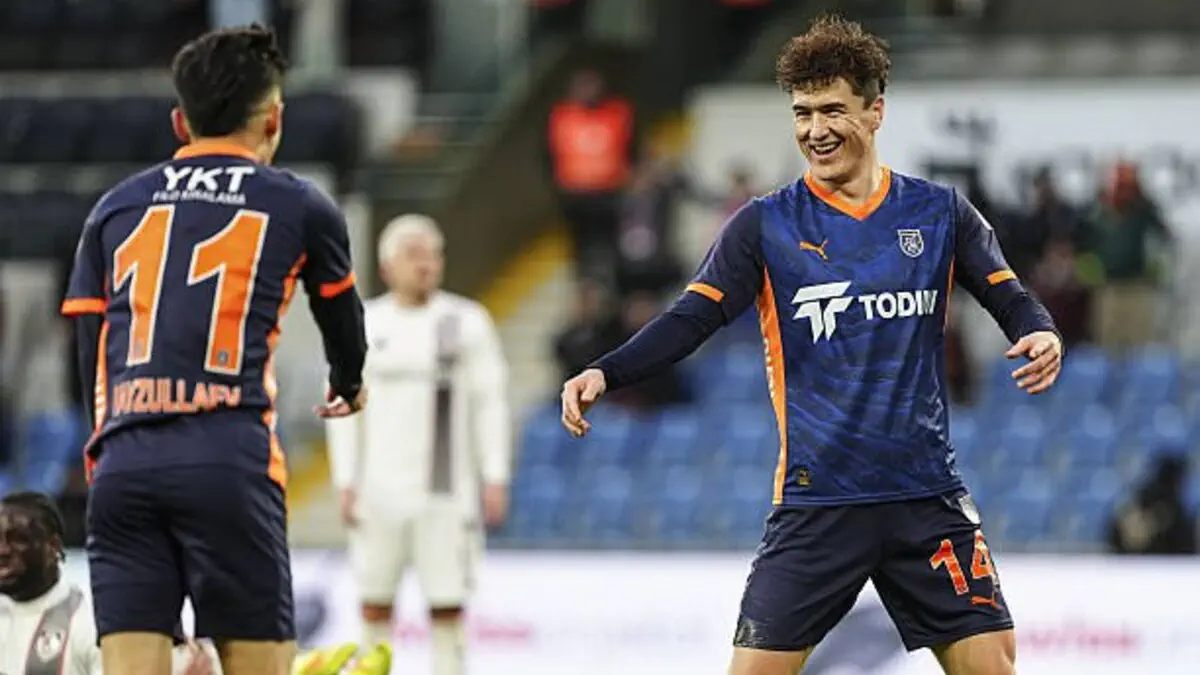 Turkiya. Shomurodov va Fayzullayev "Bashakshehir"ga g'alaba keltirdi
