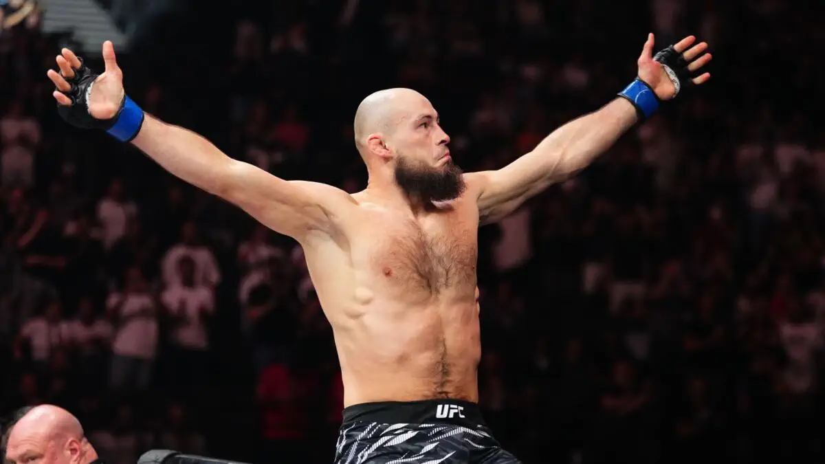 Rasman: Rinat Faxretdinov UFC roʻyxatidan oʻchirildi