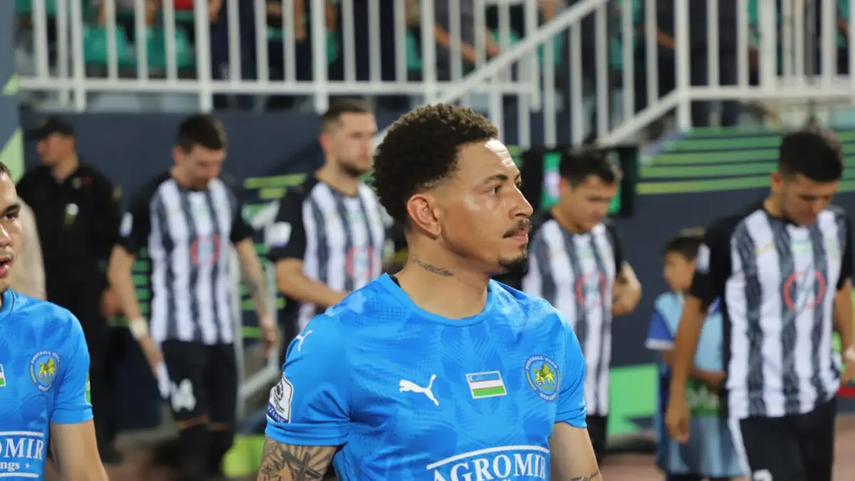 Rasmiy. Ratinho «Neftchi» klubi futbolchisi