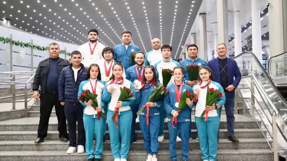 Og'ir atletika. “Qatar Cup”: muvaffaqiyatli ishtirokdan so‘ng O‘zbekiston terma jamoasi yurtimizga qaytdi!