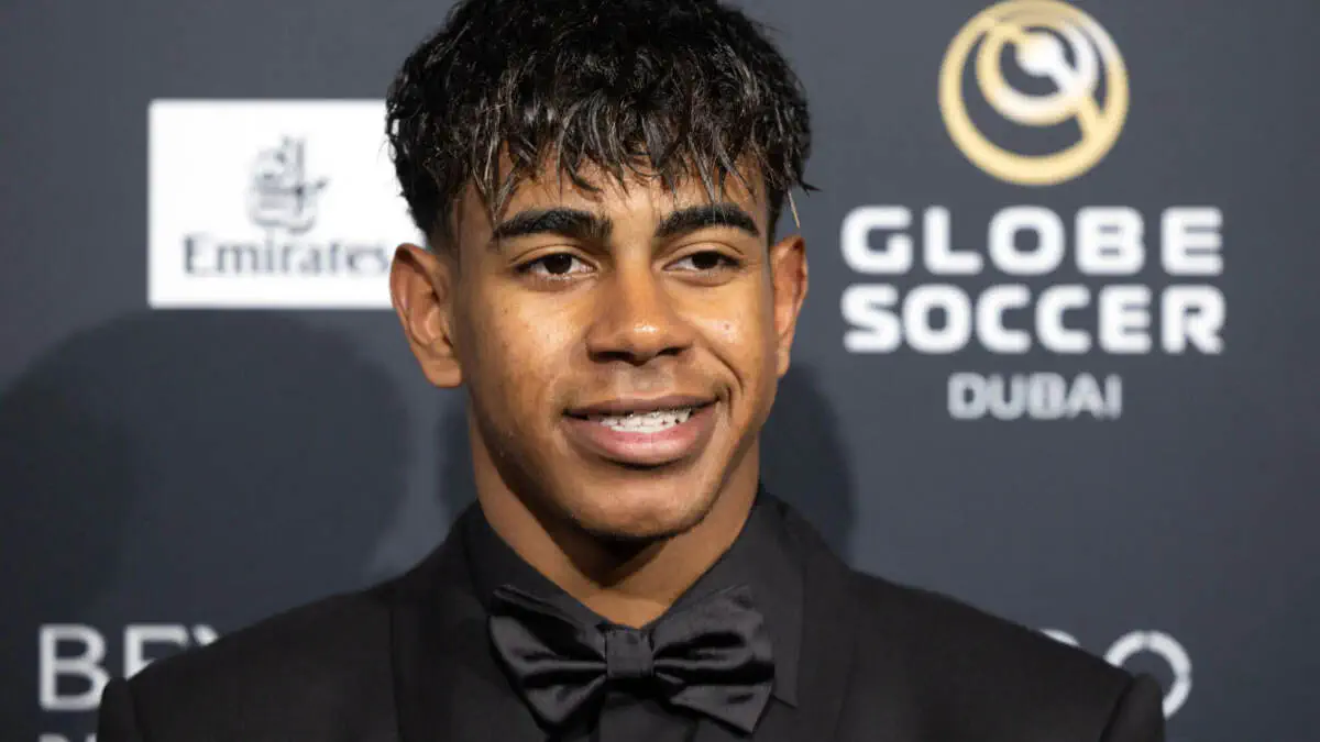 Globe Soccer Awards. Eng yaxshi hujumchi sovrinini "Barselona"dan Lamin Yamal qo‘lga kiritdi