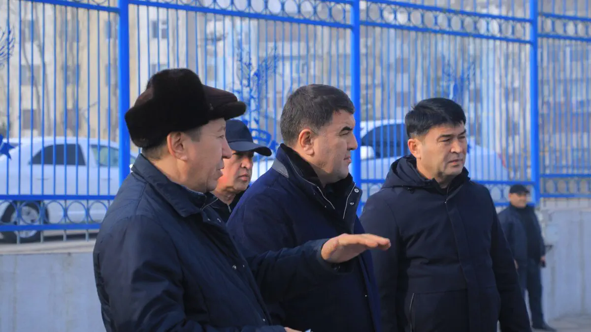 Namangan viloyati hokimi Markaziy stadiondagi taʼmirlash ishlari bilan tanishdi