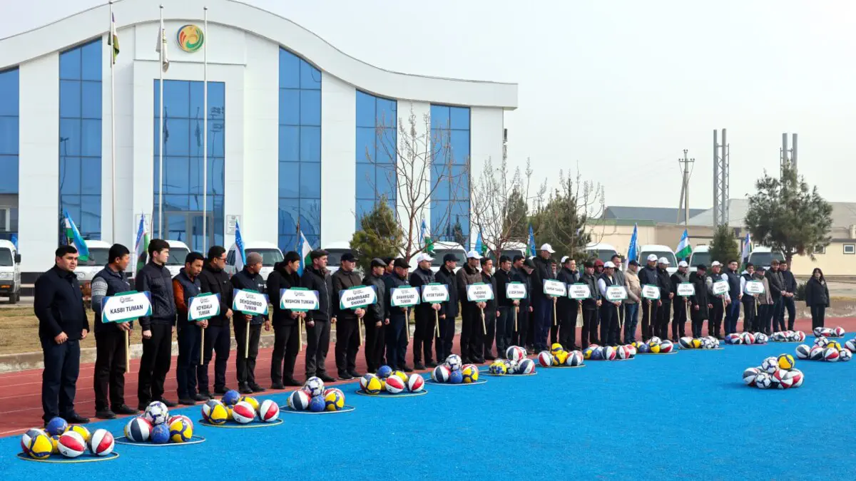 Qashqadaryo viloyatidagi 776 ta mahallaga sport jihozlari tantanali ravishda topshirildi