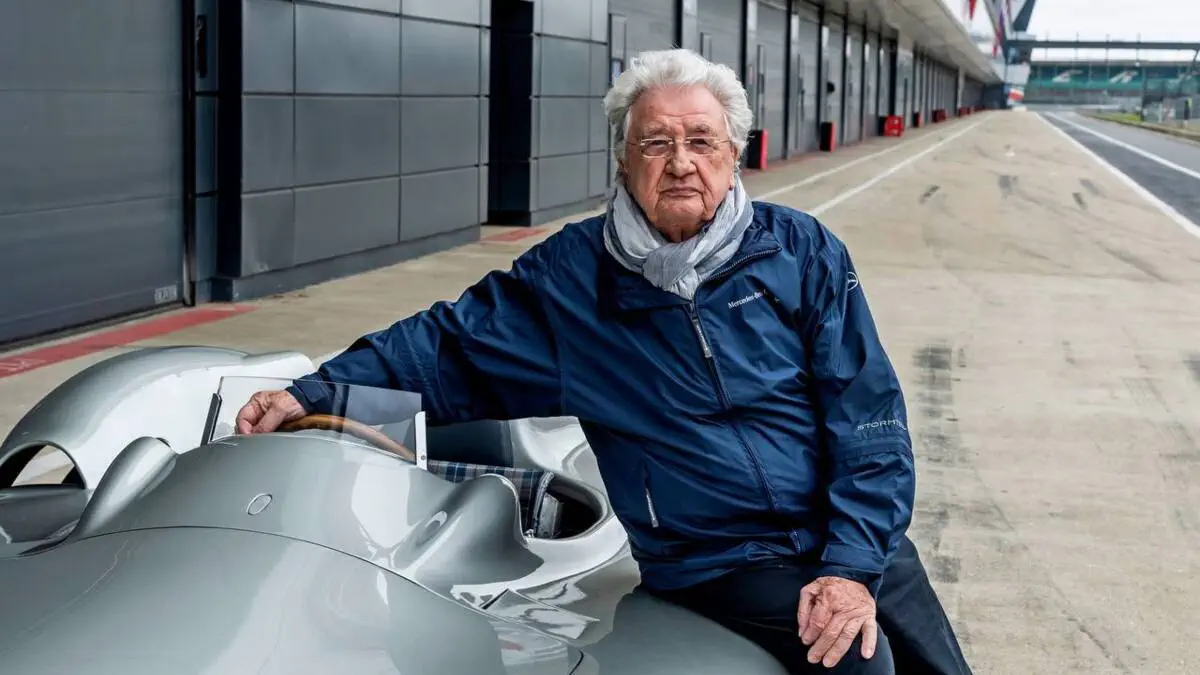 Autosport. 20-asrning eng buyuk nemis poyga haydovchilaridan biri Xans Xermann 97 yoshida vafot etdi