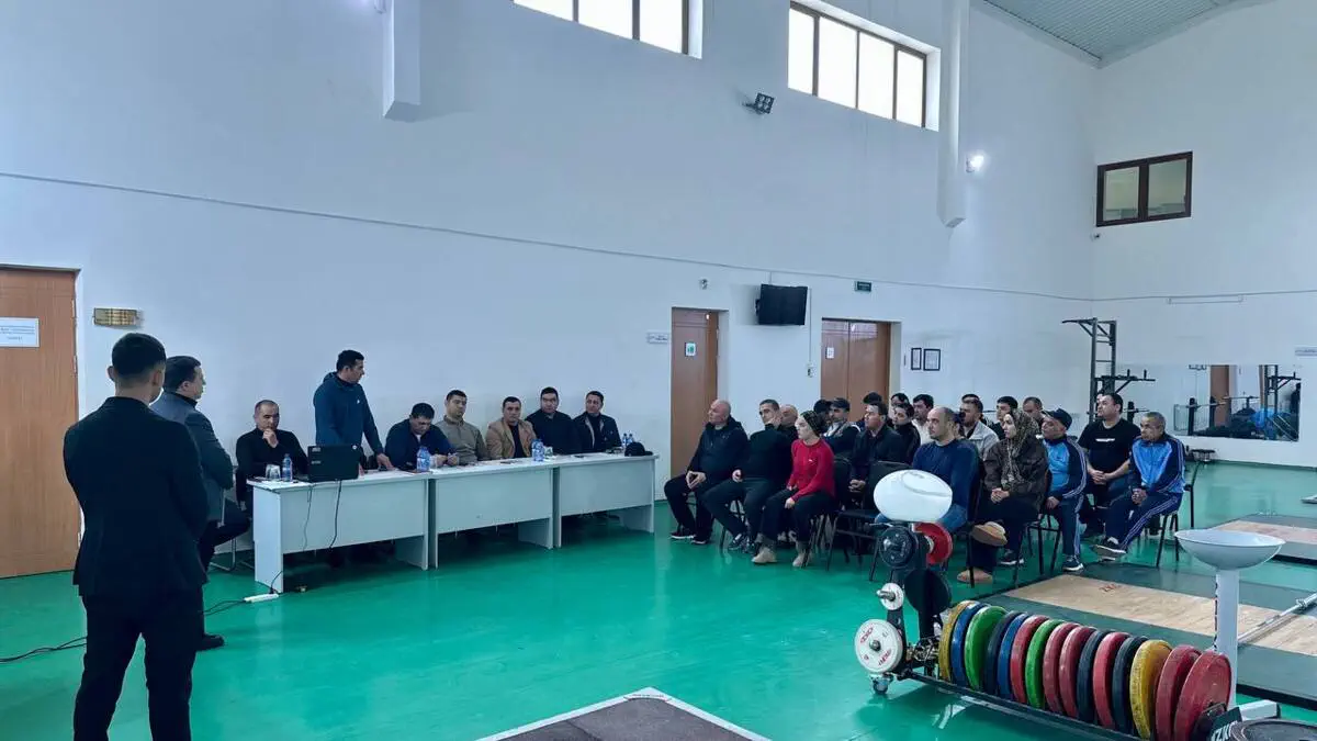  Og'ir atletika. Xorazm viloyatida 2025-yil yakunlari sarhisobi hamda 2026-yil uchun reja va vazifalar taqdimoti bo‘lib o‘tdi.